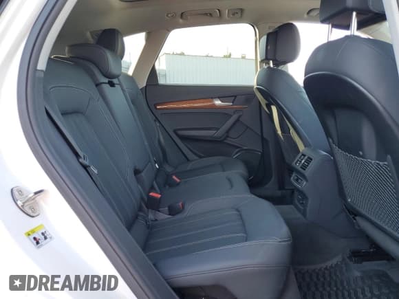 ✅ 2023 Audi Q5 Premium • VIN: WA1ABAFYXP2180968 • Lot: 81340835. Wystawiony na Copart z przebiegiem 11 537 mil. Bezpłatny archiwum sprzedaży aukcyjnych z USA i szczegółowy raport historii pojazdu na DreamBid. Zdjęcie 11.