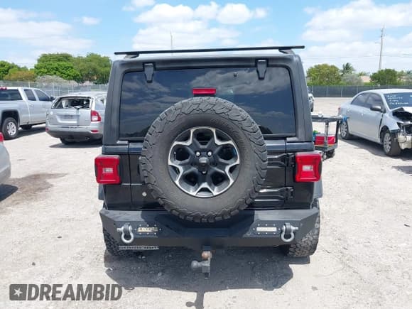 ✅ 2020 Jeep Wrangler Unlimited Sport • VIN: 1C4HJXDG1LW201374 • Lot: 42160354. Listed on IAAI with 46,539 mi. Free auction sales archive from the USA and detailed vehicle history report at DreamBid. Image 17.