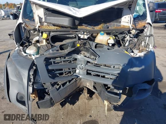 ✅ 2018 Ram ProMaster Cargo • VIN: 3C6TRVAGXJE113868 • Lot: 43590909. Wystawiony na IAAI z przebiegiem 143 277 mil. Bezpłatny archiwum sprzedaży aukcyjnych z USA i szczegółowy raport historii pojazdu na DreamBid. Zdjęcie 5.