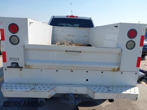 ✅ 2011 Chevrolet Silverado 2500HD • VIN: 1GB1KVCG6BF126811 • Lot: 43367531. Listed on IAAI with 303,285 mi. Free auction sales archive from the USA and detailed vehicle history report at DreamBid. Image 16.