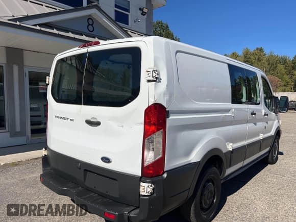✅ 2017 Ford Transit • VIN: 1FTYE1ZM3HKA13258 • Lot: 43372562. Wystawiony na IAAI z przebiegiem 213 530 mil. Bezpłatny archiwum sprzedaży aukcyjnych z USA i szczegółowy raport historii pojazdu na DreamBid. Zdjęcie 4.