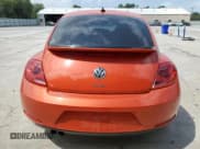 ✅ 2016 Volkswagen Beetle SE • VIN: 3VWJ07ATXGM632546 • Lot: 55301705. Wystawiony na Copart z przebiegiem 71 141 mil. Bezpłatny archiwum sprzedaży aukcyjnych z USA i szczegółowy raport historii pojazdu na DreamBid. Zdjęcie 6.