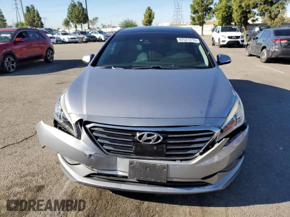 2015 Hyundai Sonata Limited с VIN 5NPE34AF2FH256031, выставлен на аукционе Copart как лот 82531215 с пробегом 72 085 миль миль и Списание • Salvage title. История ставок и продаж доступна на DreamBid. Изображение 5.