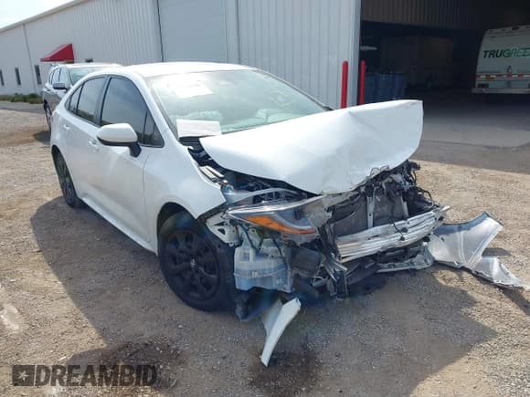 ✅ 2024 Toyota Corolla LE • VIN: JTDB4MEE8R3019397 • Lot: 43206910. Wystawiony na IAAI z przebiegiem 67 117 mil. Bezpłatny archiwum sprzedaży aukcyjnych z USA i szczegółowy raport historii pojazdu na DreamBid. Zdjęcie 1.