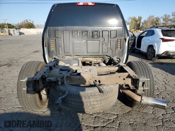 ✅ 2015 Chevrolet Silverado 1500 LT • VIN: 3GCPCRECXFG472840 • Лот: 90846155. Опубликован ранее на Copart с пробегом 253 691 миль. Бесплатный доступ к архиву аукционных продаж из США и подробный отчёт об истории автомобиля на DreamBid. Изображение 6.