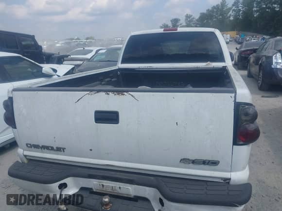 1998 Chevrolet S-10 LS with VIN 1GCCS19X6W8196808, listed as a IAAI auction lot 43146626 with 266,201 mi miles and . Bid and sale history available at DreamBid. Image 16.