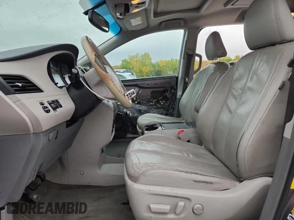 ✅ 2012 Toyota Sienna XLE AAS • VIN: 5TDYK3DC9CS196671 • Lot: 81924885. Listed on Copart with 235,471 mi. Free auction sales archive from the USA and detailed vehicle history report at DreamBid. Image 7.