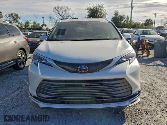 ✅ 2022 Toyota Sienna Platinum • VIN: 5TDERKEC7NS125270 • Лот: 90364455. Опубликован ранее на Copart с пробегом 87 728 миль. Бесплатный доступ к архиву аукционных продаж из США и подробный отчёт об истории автомобиля на DreamBid. Изображение 5.