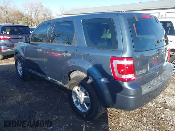 ✅ 2011 Ford Escape XLS • VIN: 1FMCU0C76BKC53742 • Лот: 43666855. Опубликован ранее на IAAI с пробегом 118 118 миль. Бесплатный доступ к архиву аукционных продаж из США и подробный отчёт об истории автомобиля на DreamBid. Изображение 3.