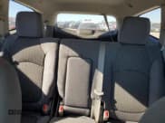 ✅ 2015 Chevrolet Traverse LS • VIN: 1GNKRFED5FJ380847 • Lot: 82489955. Wystawiony na Copart z przebiegiem 129 775 mil. Bezpłatny archiwum sprzedaży aukcyjnych z USA i szczegółowy raport historii pojazdu na DreamBid. Zdjęcie 10.