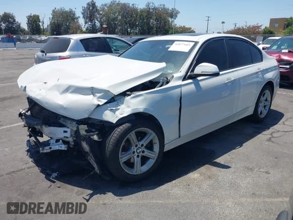✅ 2013 BMW 3 Series 328i • VIN: WBA3C1C59DF436380 • Lot: 42877603. Listed on IAAI with 135,720 mi. Free auction sales archive from the USA and detailed vehicle history report at DreamBid. Image 17.