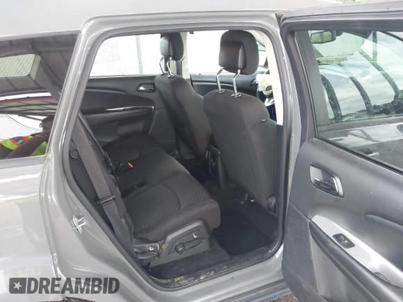 ✅ 2019 Dodge Journey SE • VIN: 3C4PDCBBXKT870959 • Lot: 42734006. Wystawiony na IAAI z przebiegiem 38 177 mil. Bezpłatny archiwum sprzedaży aukcyjnych z USA i szczegółowy raport historii pojazdu na DreamBid. Zdjęcie 8.