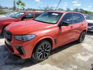 ✅ 2023 BMW X5 M • VIN: 5YMJU0C07P9P13978 • Lot: 49664573. Wystawiony na Copart z przebiegiem Nie podano. Bezpłatny archiwum sprzedaży aukcyjnych z USA i szczegółowy raport historii pojazdu na DreamBid. Zdjęcie 1.