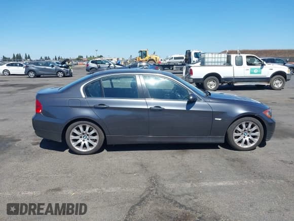 ✅ 2006 BMW 3 Series 330i • VIN: WBAVB33546PS18125 • Lot: 43156429. Listed on IAAI with 237,312 mi. Free auction sales archive from the USA and detailed vehicle history report at DreamBid. Image 13.