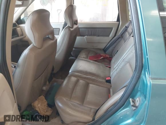 ✅ 1995 Volvo 850 • VIN: YV1LW5510S2136981 • Лот: 42735214. Опубликован ранее на IAAI с пробегом 311 593 миль. Бесплатный доступ к архиву аукционных продаж из США и подробный отчёт об истории автомобиля на DreamBid. Изображение 8.