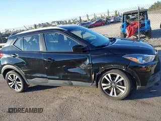 ✅ 2019 Nissan Kicks S • VIN: 3N1CP5CU3KL547986 • Lot: 43594211. Wystawiony na IAAI z przebiegiem 42 383 mil. Bezpłatny archiwum sprzedaży aukcyjnych z USA i szczegółowy raport historii pojazdu na DreamBid. Zdjęcie 6.