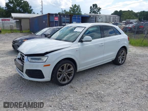 ✅ 2016 Audi Q3 Prestige • VIN: WA1GFCFS6GR004867 • Lot: 43078868. Wystawiony na IAAI z przebiegiem 120 150 mil. Bezpłatny archiwum sprzedaży aukcyjnych z USA i szczegółowy raport historii pojazdu na DreamBid. Zdjęcie 17.
