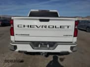 ✅ 2020 Chevrolet Silverado 1500 Custom • VIN: 1GCPWBEF2LZ144946 • Lot: 82609414. Wystawiony na Copart z przebiegiem 57 886 mil. Bezpłatny archiwum sprzedaży aukcyjnych z USA i szczegółowy raport historii pojazdu na DreamBid. Zdjęcie 6.