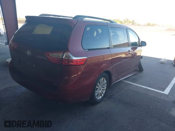 ✅ 2017 Toyota Sienna XLE • VIN: 5TDYZ3DC5HS818105 • Лот: 43505788. Опубликован ранее на IAAI с пробегом 175 014 миль. Бесплатный доступ к архиву аукционных продаж из США и подробный отчёт об истории автомобиля на DreamBid. Изображение 4.