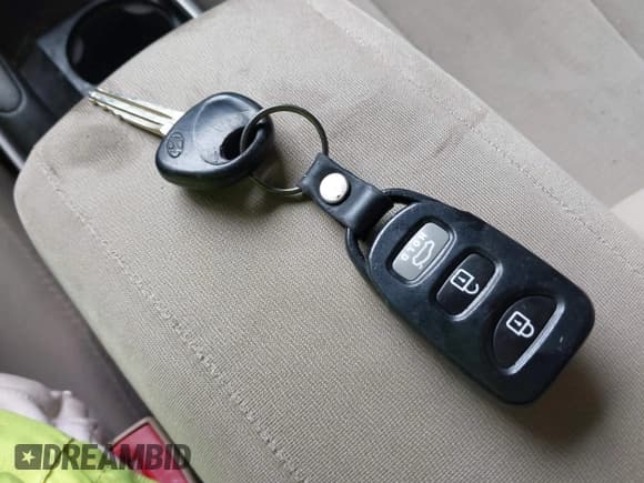 ✅ 2009 Hyundai Elantra GLS • VIN: KMHDU46D69U756697 • Lot: 43582542. Listed on IAAI with 55,909 mi. Free auction sales archive from the USA and detailed vehicle history report at DreamBid. Image 11.