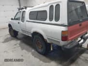 ✅ 1989 Toyota Pickup • VIN: JT4RN13P8K0001794 • Lot: 43760792. Listed on IAAI with 226,285 mi. Free auction sales archive from the USA and detailed vehicle history report at DreamBid. Image 3.