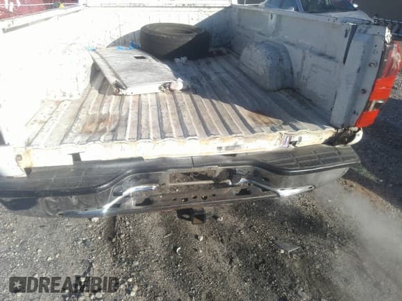 ✅ 2007 Chevrolet Silverado 2500HD Work Truck • VIN: 1GBHC24U57E109185 • Lot: 41641004. Wystawiony na IAAI z przebiegiem 431 260 mil. Bezpłatny archiwum sprzedaży aukcyjnych z USA i szczegółowy raport historii pojazdu na DreamBid. Zdjęcie 13.