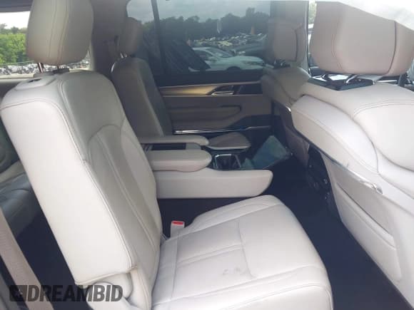 ✅ 2023 Jeep Grand Wagoneer • VIN: 1C4SJSEP9PS507713 • Lot: 42299445. Listed on IAAI with 30,111 mi. Free auction sales archive from the USA and detailed vehicle history report at DreamBid. Image 8.