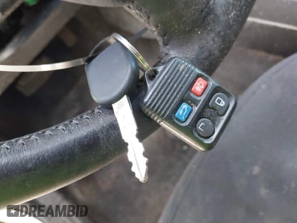 ✅ 2003 Ford Explorer XLT • VIN: 1FMZU73W53ZA27307 • Lot: 42332040. Listed on IAAI with 173,335 mi. Free auction sales archive from the USA and detailed vehicle history report at DreamBid. Image 11.