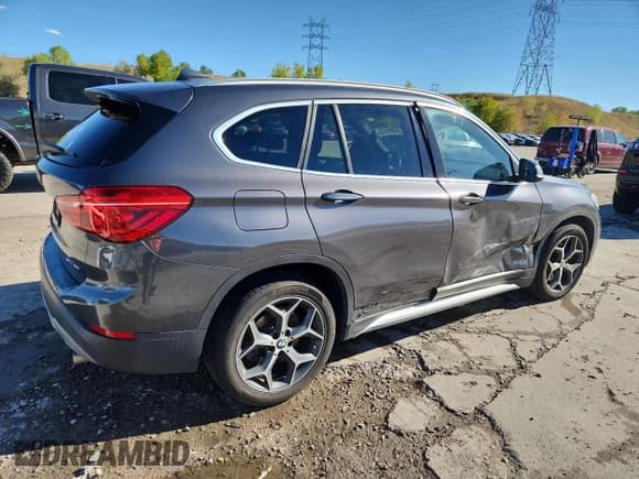 ✅ 2019 BMW X1 sDrive28i • VIN: WBXHU7C57K5L11781 • Lot: 84984175. Wystawiony na Copart z przebiegiem 96 925 mil. Bezpłatny archiwum sprzedaży aukcyjnych z USA i szczegółowy raport historii pojazdu na DreamBid. Zdjęcie 3.
