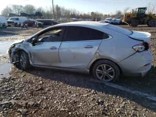 ✅ 2017 Chevrolet Cruze LT • VIN: 1G1BE5SM3H7274747 • Lot: 68454792. Wystawiony na Copart z przebiegiem 88 934 mil mil. Skorzystaj z bezpłatnego archiwum sprzedaży aukcyjnych z USA i zobacz szczegółowy raport historii pojazdu na DreamBid. Zdjęcie 2.