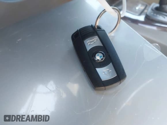 ✅ 2008 BMW 3 Series 328i • VIN: WBAWR33528P153651 • Lot: 43814551. Listed on IAAI with 165,796 mi. Free auction sales archive from the USA and detailed vehicle history report at DreamBid. Image 11.