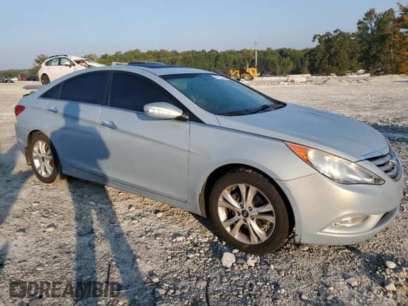 2011 Hyundai Sonata Limited z VIN 5NPEC4AC6BH256890, wystawiony jako Copart lot #81233365 z przebiegiem 142 851 mil mil oraz Szkoda całkowita • Salvage title. Historia ofert i sprzedaży dostępna na DreamBid. Obrazek 4.