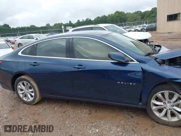 2020 Chevrolet Malibu LT with VIN 1G1ZD5ST2LF013004, listed as a IAAI auction lot 42984101 with 111,911 mi miles and . Bid and sale history available at DreamBid. Image 13.
