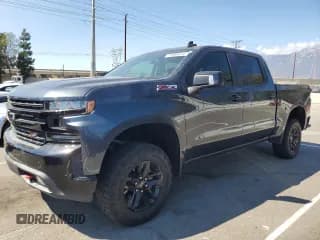 ✅ 2020 Chevrolet Silverado 1500 LT Trail Boss • VIN: 1GCPYFED4LZ366890 • Lot: 71069015. Wystawiony na Copart z przebiegiem 52 628 mil. Bezpłatny archiwum sprzedaży aukcyjnych z USA i szczegółowy raport historii pojazdu na DreamBid. Zdjęcie 1.
