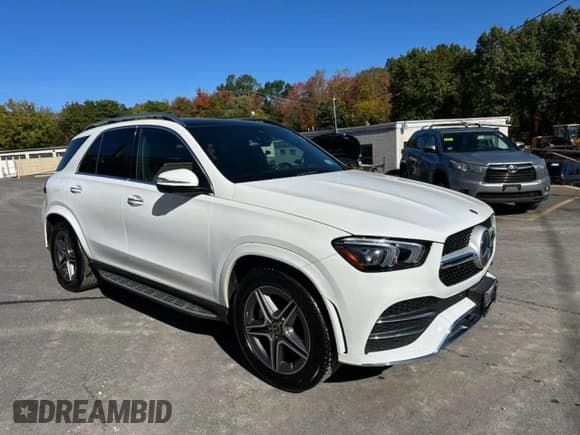 ✅ 2022 Mercedes-Benz GLE 350 • VIN: 4JGFB4KB1NA764222 • Лот: 87225825. Опубликован ранее на Copart с пробегом 82 321 миль. Бесплатный доступ к архиву аукционных продаж из США и подробный отчёт об истории автомобиля на DreamBid. Изображение 4.