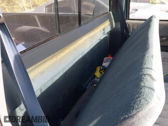 ✅ 1991 Chevrolet Silverado 1500 • VIN: 1GCDK14KXME109748 • Lot: 43690868. Wystawiony na IAAI z przebiegiem 204 438 mil. Bezpłatny archiwum sprzedaży aukcyjnych z USA i szczegółowy raport historii pojazdu na DreamBid. Zdjęcie 8.