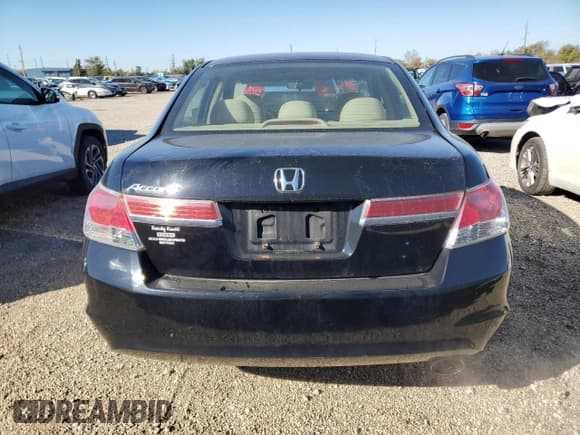 ✅ 2012 Honda Accord LX • VIN: 1HGCP2F35CA137926 • Лот: 89484075. Опубликован ранее на Copart с пробегом 137 231 миль. Бесплатный доступ к архиву аукционных продаж из США и подробный отчёт об истории автомобиля на DreamBid. Изображение 6.