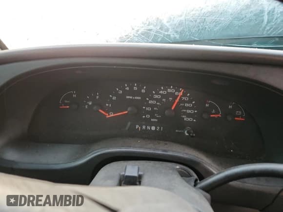 ✅ 2006 Ford Econoline Passenger XL • VIN: 1FBSS31L26DA38008 • Lot: 90032585. Wystawiony na Copart z przebiegiem Nie podano. Bezpłatny archiwum sprzedaży aukcyjnych z USA i szczegółowy raport historii pojazdu na DreamBid. Zdjęcie 9.