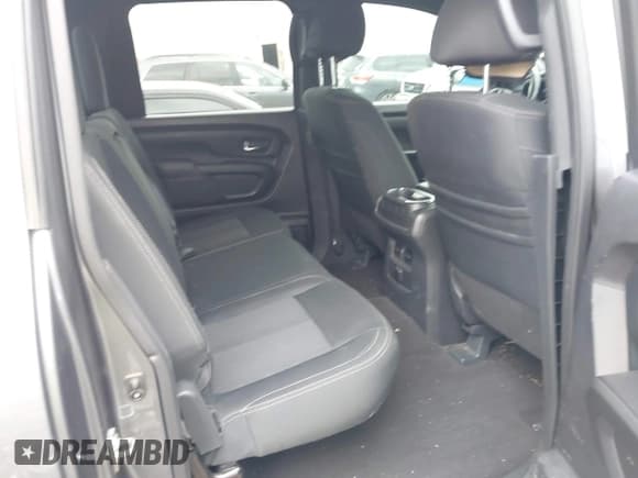 ✅ 2018 Nissan Titan SV • VIN: 1N6AA1E60JN520365 • Lot: 43648139. Listed on IAAI with 125,426 mi. Free auction sales archive from the USA and detailed vehicle history report at DreamBid. Image 8.