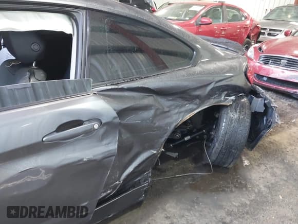 ✅ 2015 BMW 4 Series 428i • VIN: WBA3N3C51FK233094 • Лот: 42412314. Опубликован ранее на IAAI с пробегом 127 330 миль. Бесплатный доступ к архиву аукционных продаж из США и подробный отчёт об истории автомобиля на DreamBid. Изображение 6.