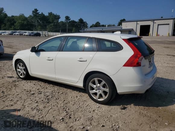 ✅ 2015 Volvo V60 • VIN: YV126MEA7F1205876 • Лот: 69235135. Опубликован ранее на Copart с пробегом 96 969 миль. Бесплатный доступ к архиву аукционных продаж из США и подробный отчёт об истории автомобиля на DreamBid. Изображение 2.