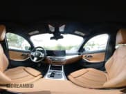 ✅ 2024 BMW 3 Series M340i xDrive • VIN: 3MW49FF02R8E13457 • Lot: 42611678. Wystawiony na IAAI z przebiegiem 11 052 mil. Bezpłatny archiwum sprzedaży aukcyjnych z USA i szczegółowy raport historii pojazdu na DreamBid. Zdjęcie 22.