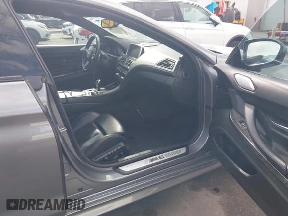 ✅ 2015 BMW M6 • VIN: WBS6C9C53FD467775 • Lot: 43609857. Listed on IAAI with 67,602 mi. Free auction sales archive from the USA and detailed vehicle history report at DreamBid. Image 5.