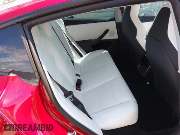 ✅ 2024 Tesla Model 3 Performance • VIN: 5YJ3E1ET9RF897132 • Лот: 42180109. Опубликован ранее на IAAI с пробегом 2 625 миль. Бесплатный доступ к архиву аукционных продаж из США и подробный отчёт об истории автомобиля на DreamBid. Изображение 8.