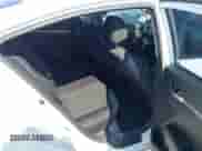 2020 Hyundai Elantra SE z VIN 5NPD74LF4LH605926, wystawiony jako IAAI lot #42370112 z przebiegiem 111 350 mil mil oraz . Historia ofert i sprzedaży dostępna na DreamBid. Obrazek 8.