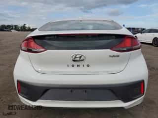 2020 Hyundai Ioniq SE с VIN KMHC75LC3LU190817, выставлен на аукционе Copart как лот 72082744 с пробегом 49 930 миль миль и Списание • Salvage title. История ставок и продаж доступна на DreamBid. Изображение 6.