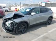 ✅ 2025 Chevrolet Blazer LT • VIN: 3GNKBCR47SS102912 • Lot: 42793367. Listed on IAAI with 6,197 mi. Free auction sales archive from the USA and detailed vehicle history report at DreamBid. Image 2.