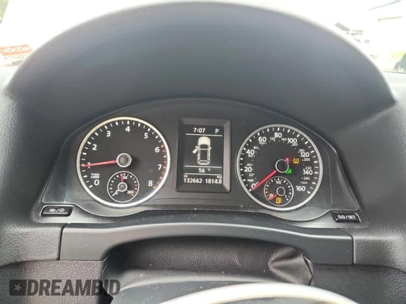 ✅ 2015 Volkswagen Tiguan S • VIN: WVGAV7AX6FW593469 • Lot: 90847545. Wystawiony na Copart z przebiegiem 132 662 mil. Bezpłatny archiwum sprzedaży aukcyjnych z USA i szczegółowy raport historii pojazdu na DreamBid. Zdjęcie 9.