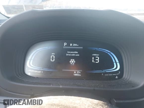 ✅ 2024 Hyundai Venue SEL • VIN: KMHRC8A32RU283492 • Lot: 41759262. Listed on IAAI with 18,853 mi. Free auction sales archive from the USA and detailed vehicle history report at DreamBid. Image 7.