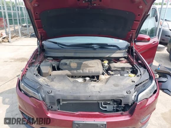 ✅ 2021 Jeep Cherokee Latitude • VIN: 1C4PJMCB9MD193523 • Lot: 42425060. Wystawiony na IAAI z przebiegiem 127 777 mil. Bezpłatny archiwum sprzedaży aukcyjnych z USA i szczegółowy raport historii pojazdu na DreamBid. Zdjęcie 10.